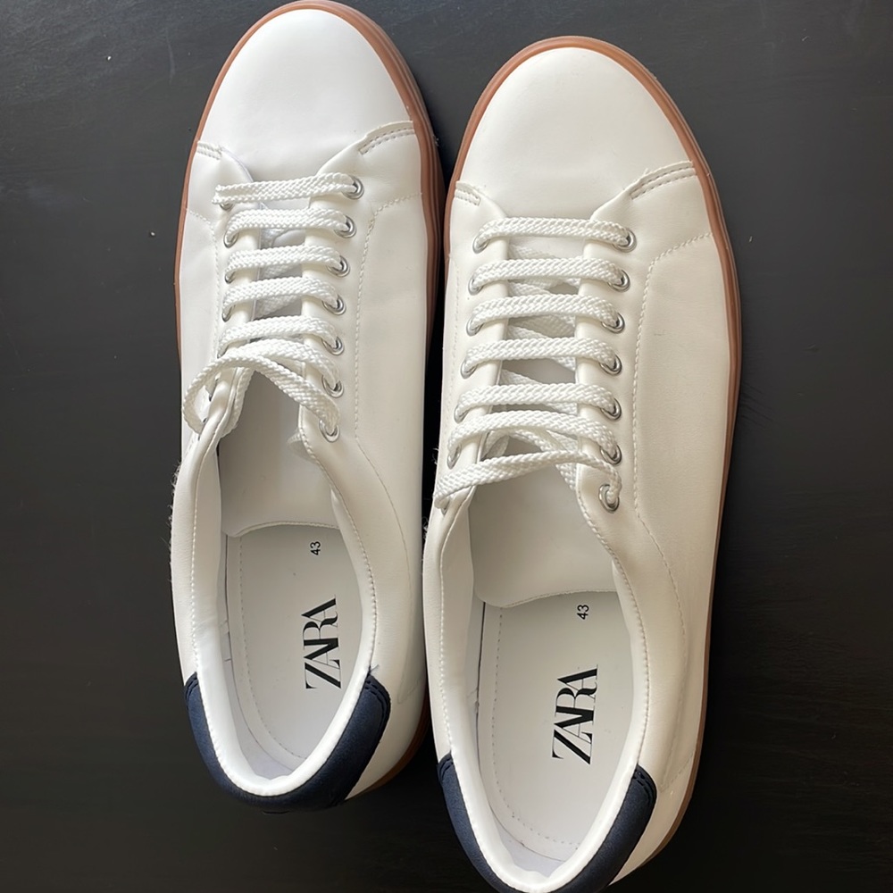 Tennis Shoes
